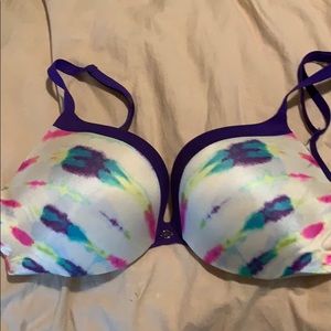 New w/o tags Victoria’s Secret push-up bra 34C
